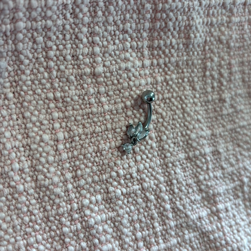 4 Bellybutton Rings - Picture 3 of 4